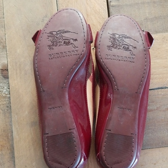 Burberry flats - Picture 3 of 5